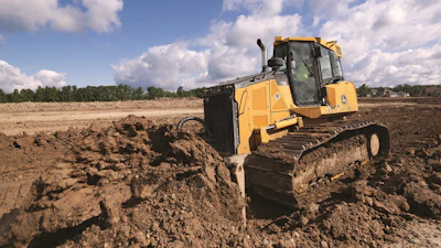The power management system on John Deere dozers is automatic and makes the machine easy to control, regardless of operator skill level. When the machine encounters a heavy blade load, the power management system simply adjusts hydrostatic load to maintain ideal engine rpm.