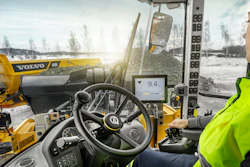 With Volvo Load Assist for L110H to L260H Volvo wheel loaders available through the optional Volvo Co-Pilot, operations can use telematics programs such as CareTrack or upload data to the cloud to monitor your total production and fuel consumption remotely,