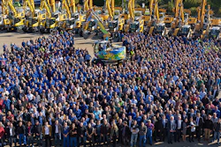 The 75,000th excavator produced at Liebherr-Hydraulikbagger GmbH was unveiled to the staff during a celebratory event in the production plant.