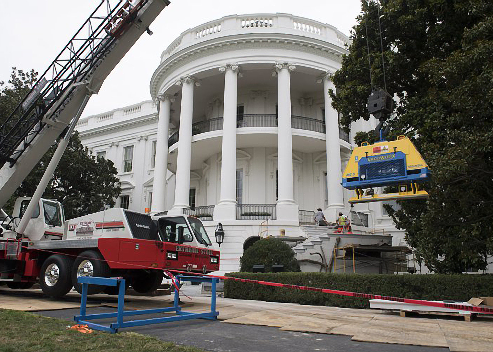 A Vacuworx MC 5 with custom pad assembly is shown in front of White House South Portico steps.