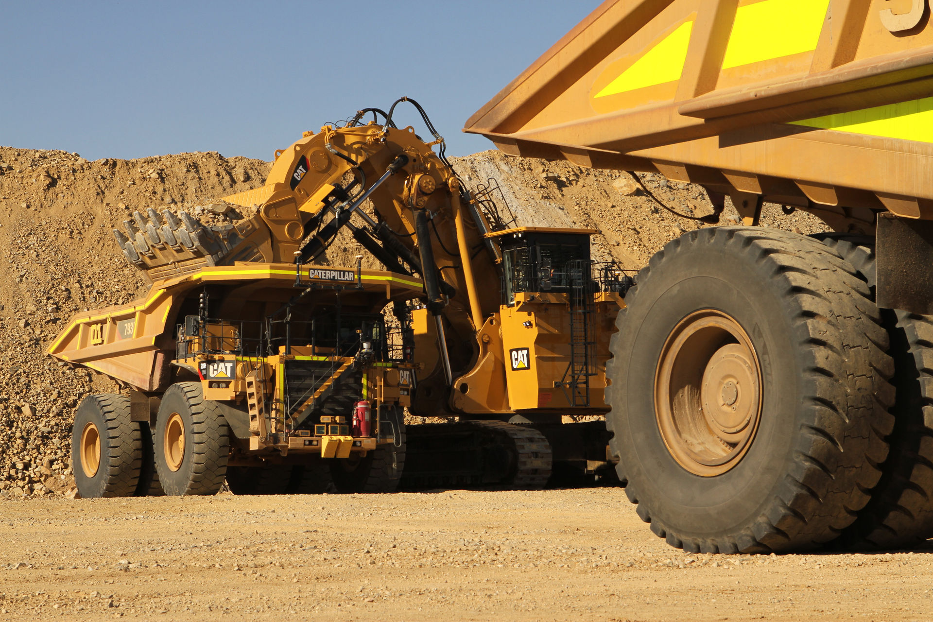 Cat 793 F Autonomous Trucks At Loading Face