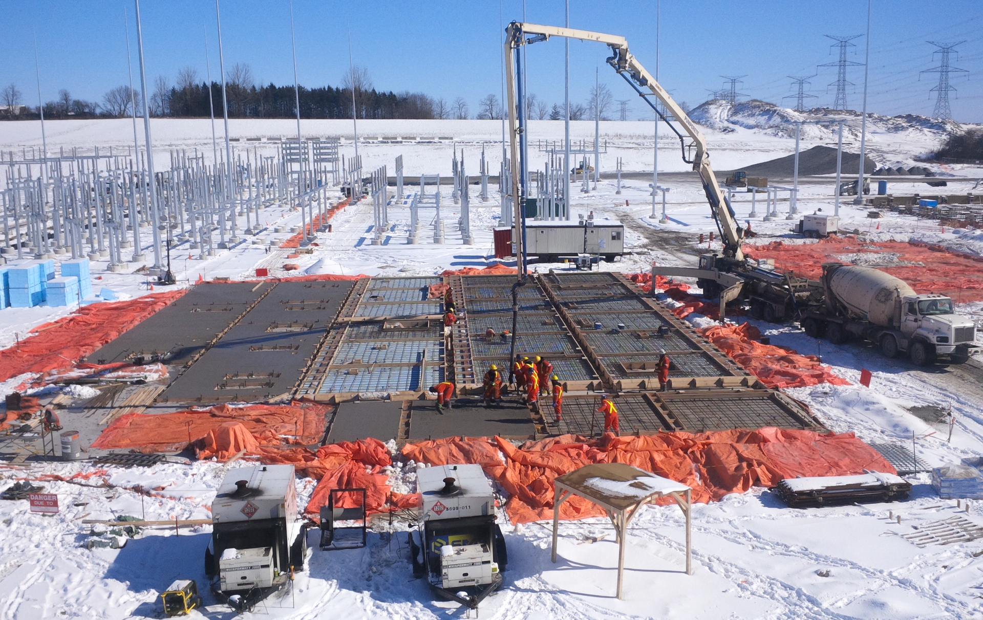 Staying warm in the winter on a construction jobsite can be challenging. In addition to the temperature, workers must dress for wind chill and wet conditions in the form of humidity, ice and snow.