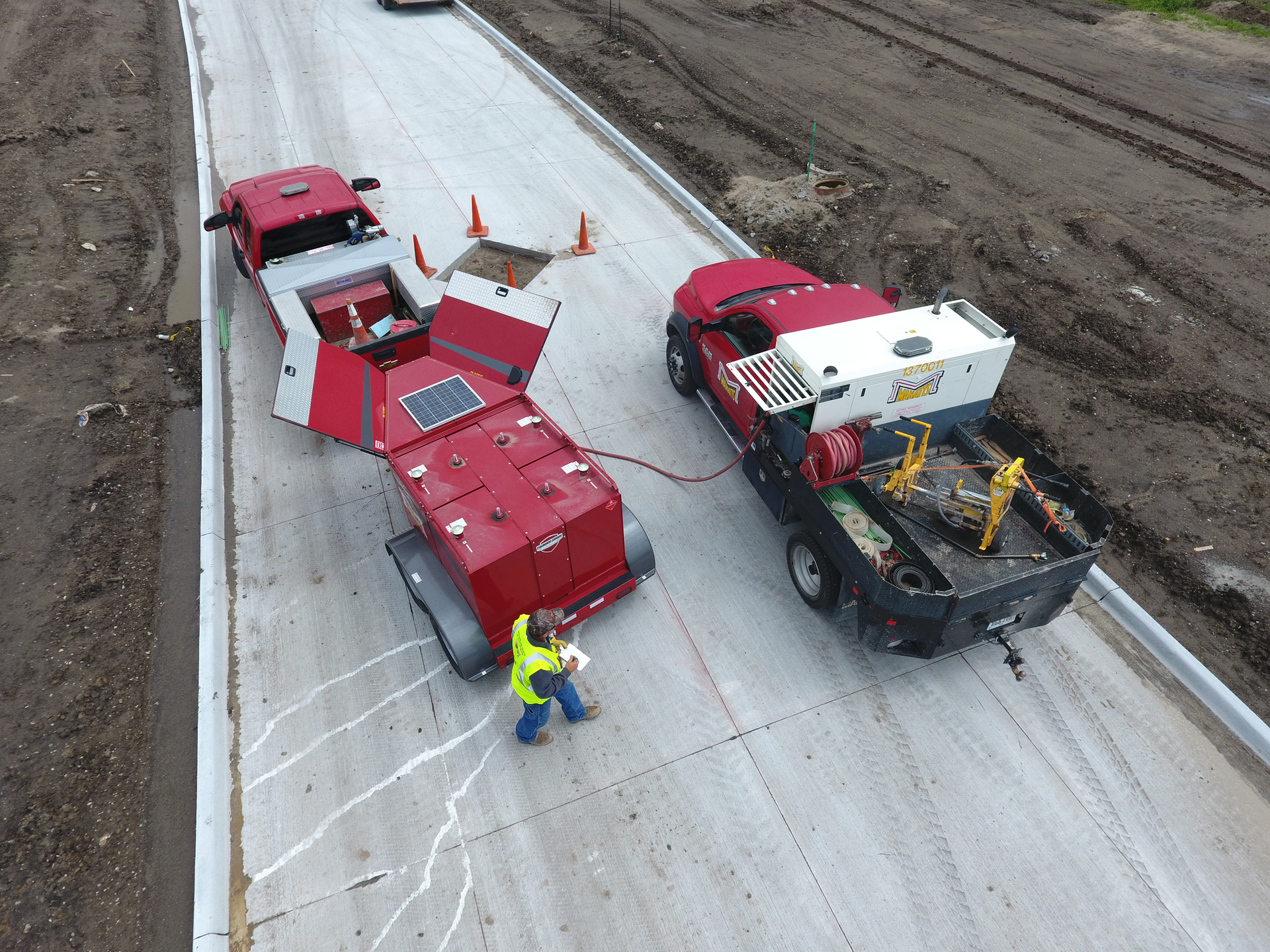 The Compact Design Of The Mtt460 Allows It To Easily Navigate Obstacles On Site While Still Providing Easy Access To Equipment