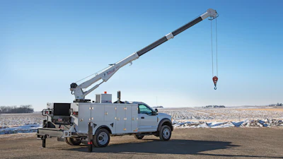 The Stellar TMAX 30K Aluminum weighs over 1,300 lbs. less than the TMAX 1 heavy-duty steel service body yet is designed to accept a 30,000 ft.-lb. rated service crane or smaller.
