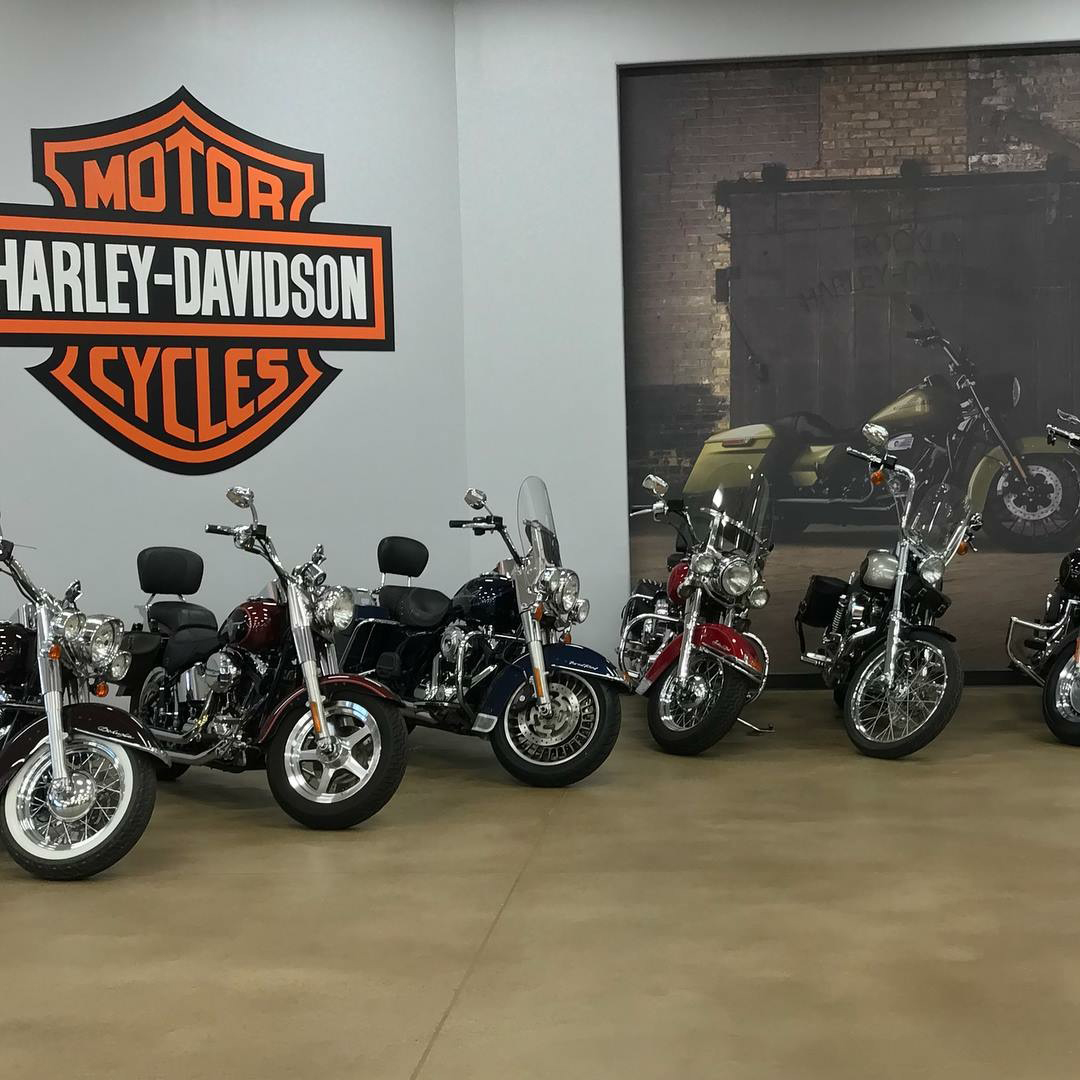 Working off the Harley-Davidson color palette, Prep Concrete used Endurable's Pronghorn and Milk Chocolate colors with a matte finish Endurable sealer to highlight the merchandise.