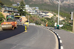 The proper recipe and professional BSM producing of the Wirtgen cold recycling mixing plant were the key factors for a successful project. Immediately after paving with a Vögele paver and compaction with Hamm rollers, parts of Camps Bay Drive could be reopened to traffic.