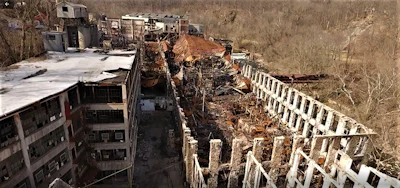 Neuber had to alter its demolition strategy to accommodate for the compromised structural integrity of the fire-damaged buildings.