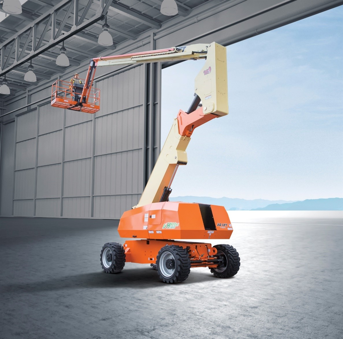 The H800AJ delivers efficient hybrid power to improve the total cost of ownership, reduced service requirements and better fuel economy.