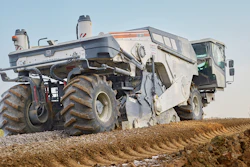High load-bearing capacity for the approach road to Interstate 69: the Wirtgen WR 250 delivered a top performance stabilizing soil in Indiana.