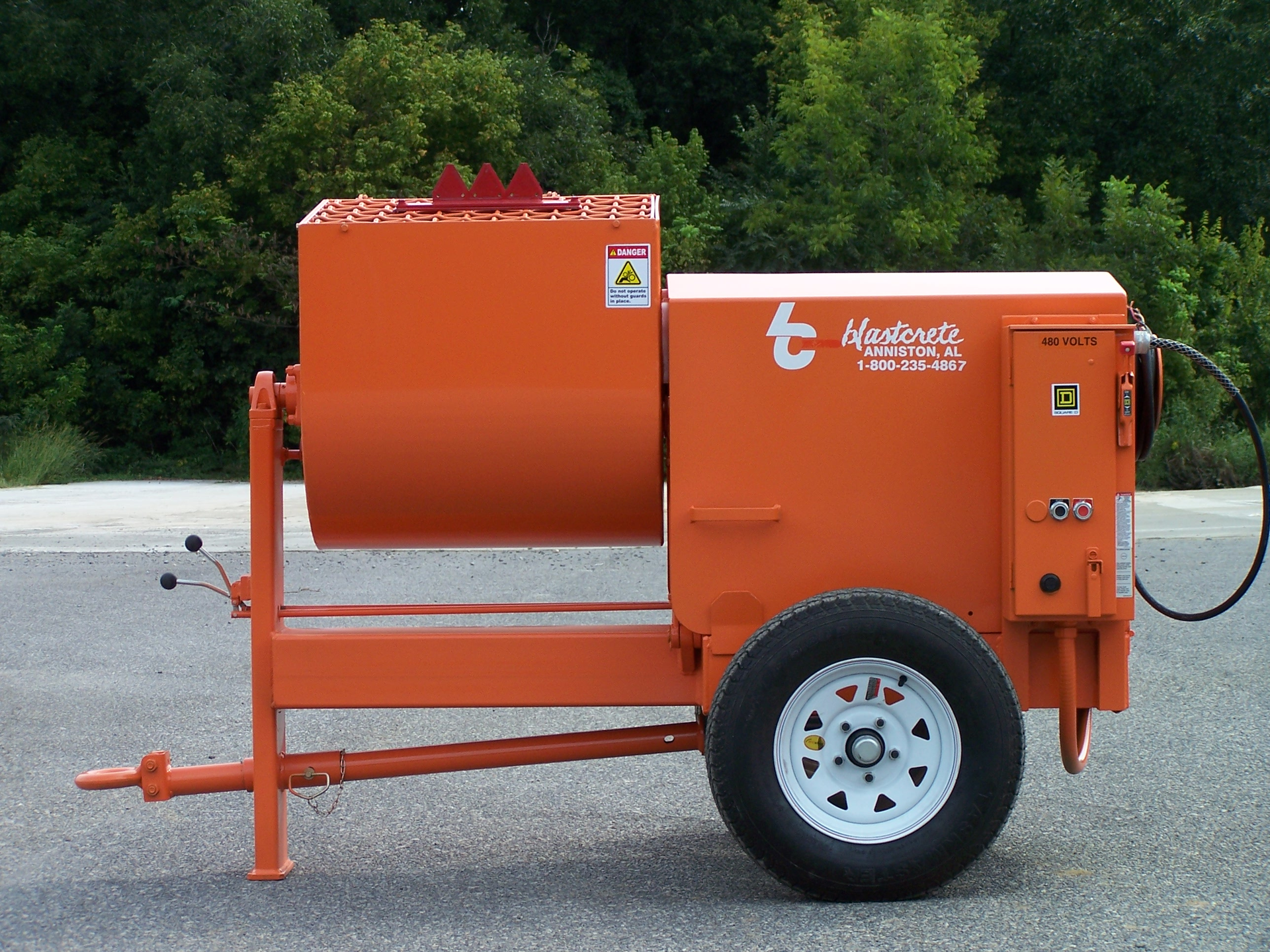 Blastcrete Equipment’s Refractory Paddle Mixer combines as much as 500 pounds of refractory castable, mortar or grout in less than two minutes.