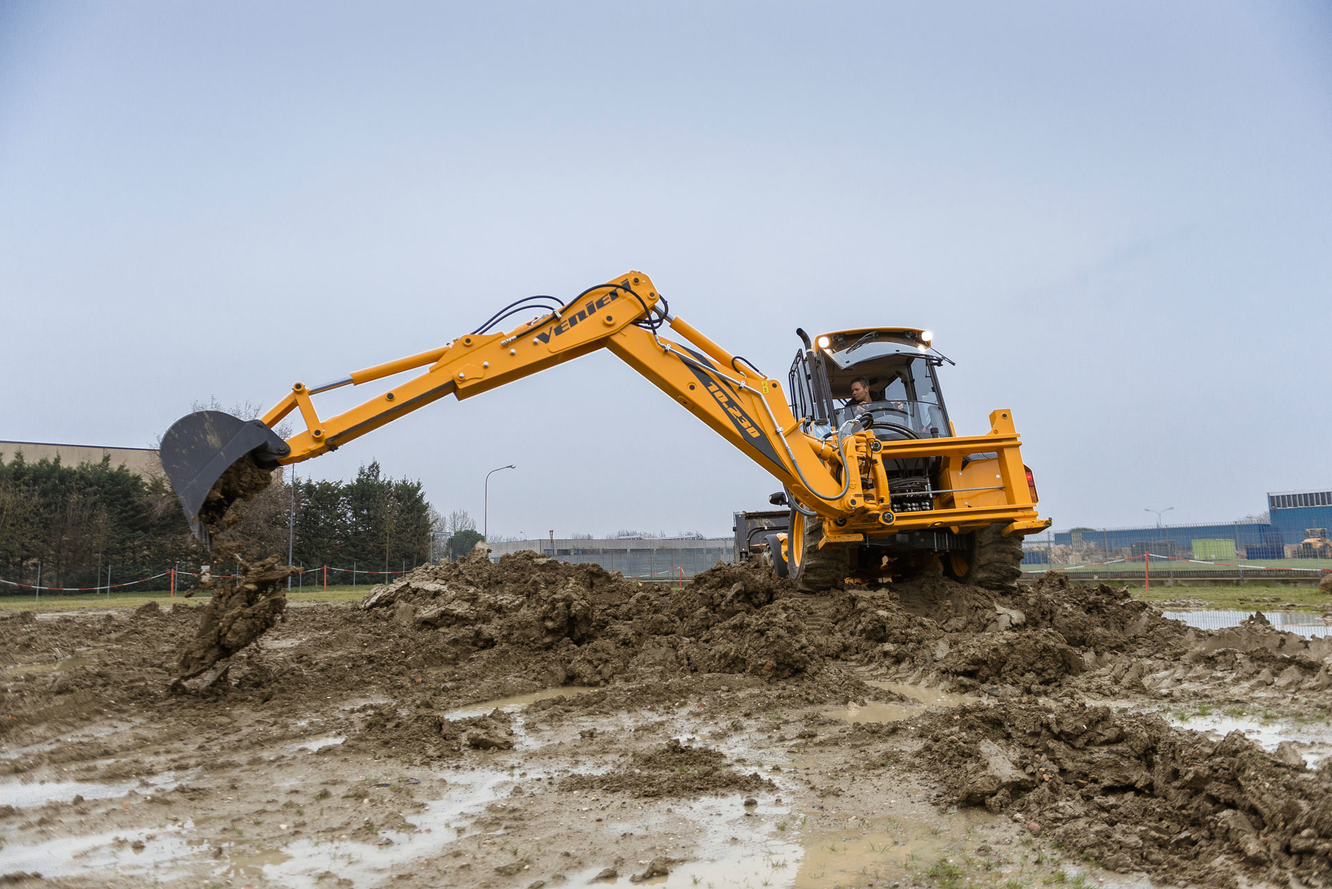 Ams Venieri 10 23 D Articulated Backhoe 4