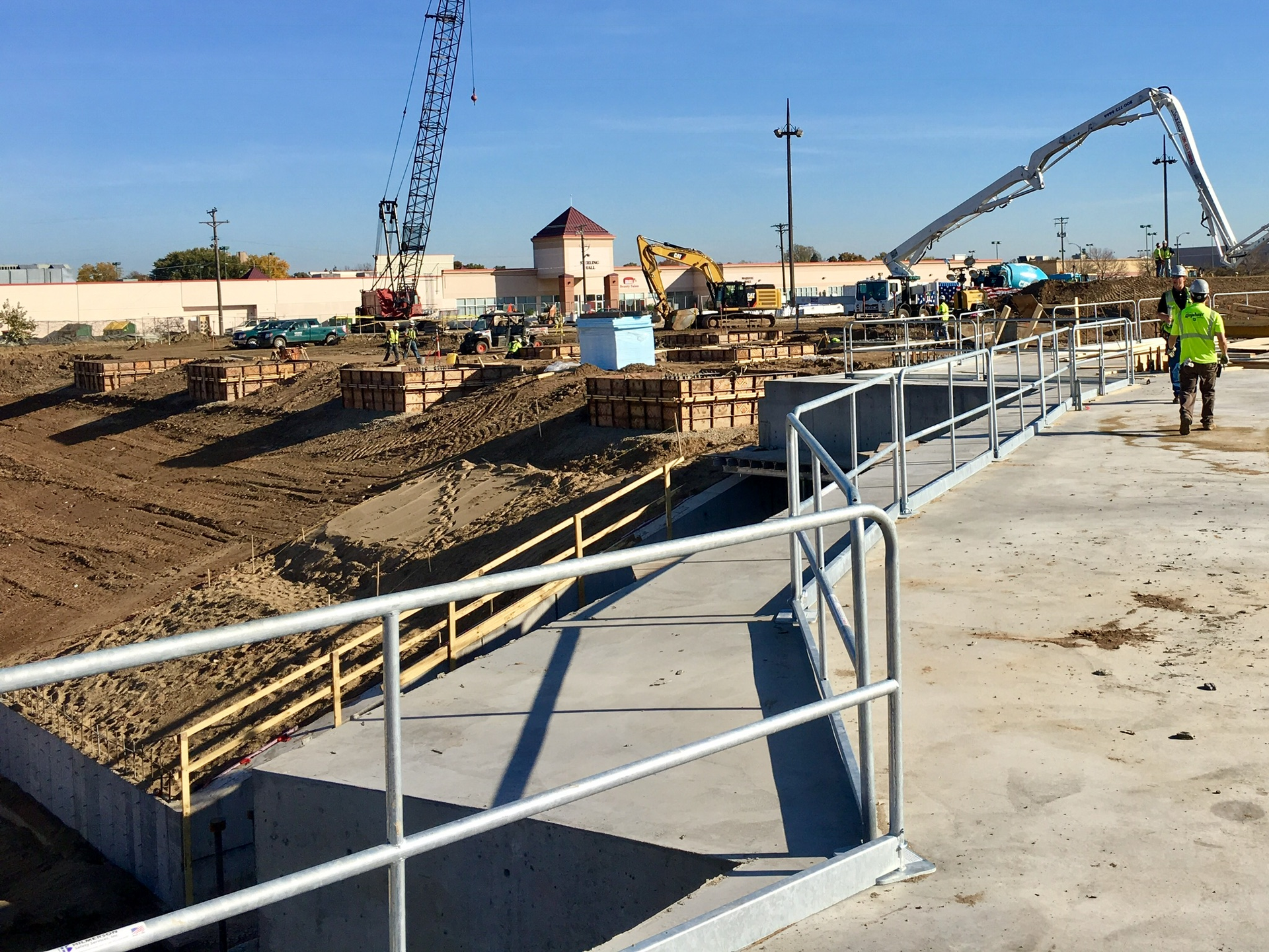 Hilmerson Safety Services' engineered guardrail system in use on a construction jobsite.