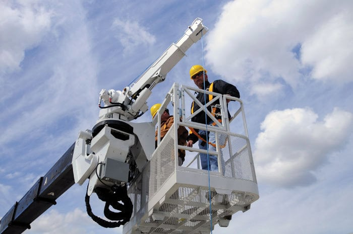 E120 Jib With People