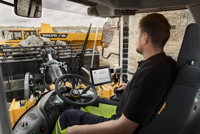 Load Assist gives operators real-time information on every bucket’s load within +/- 1 percent accuracy, with information displayed on a 10-in. touchscreen Volvo Co-Pilot display.