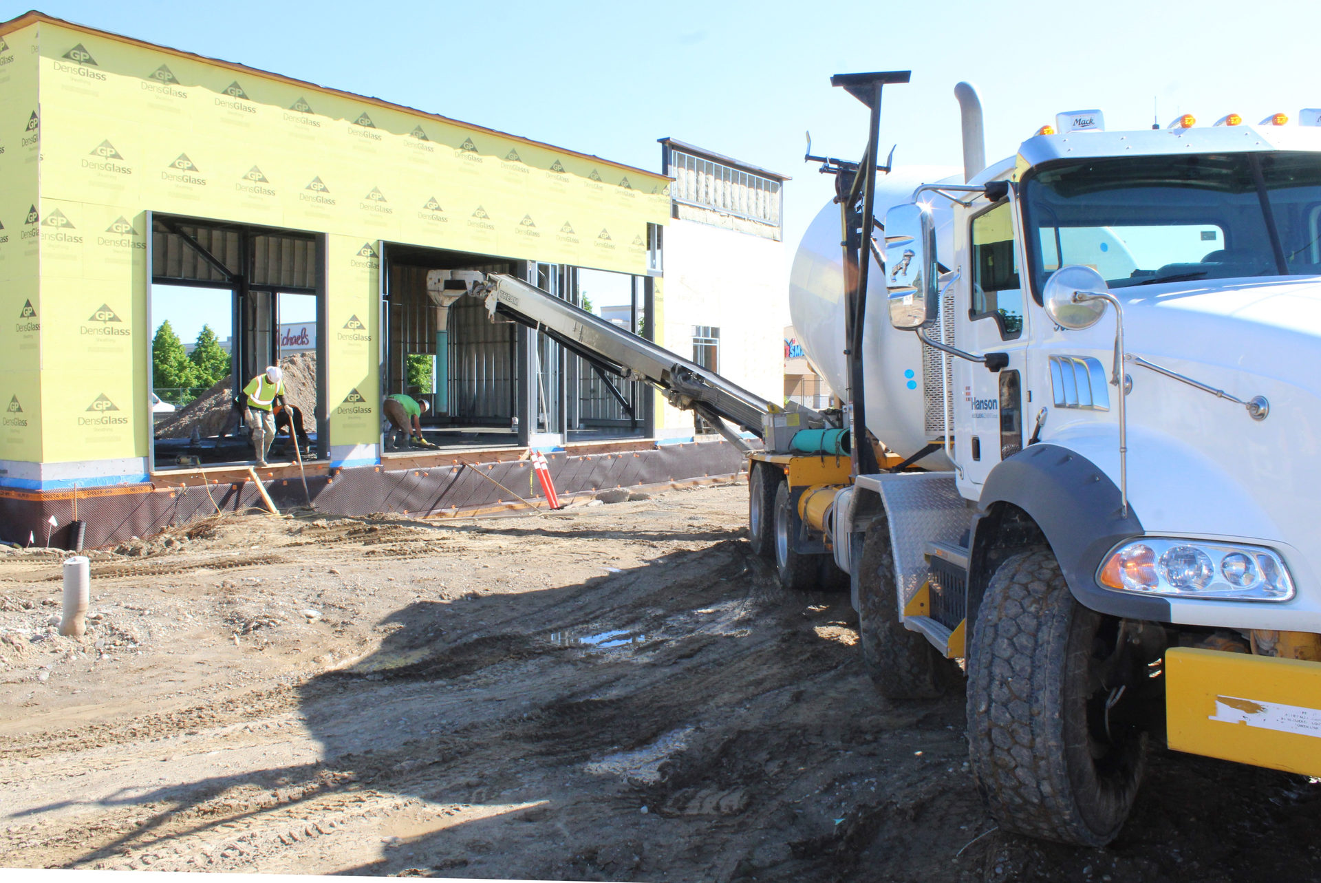 Using Procore, when there is a change on the job site, creating a request for information is easy and the system automatically contacts all relevant parties for timely resolution.