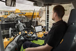 Powered by the Volvo Co-Pilot display, Dig Assist Start and Load Assist provide real-time guidance for operators to enhance performance, productivity and safety.