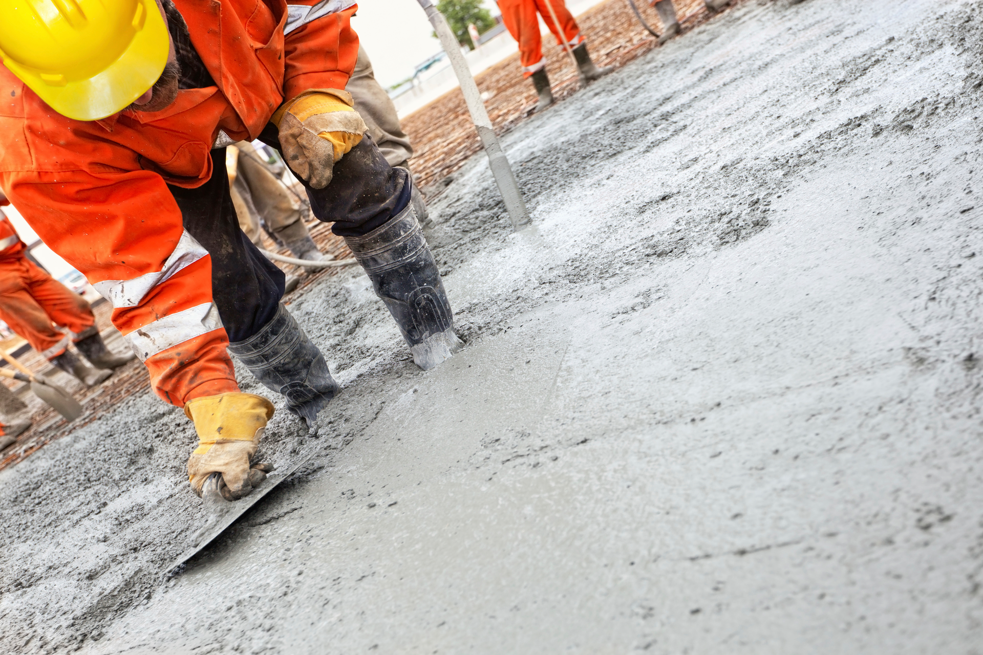 Concrete Troweling Istock Gettyimages 000017024671