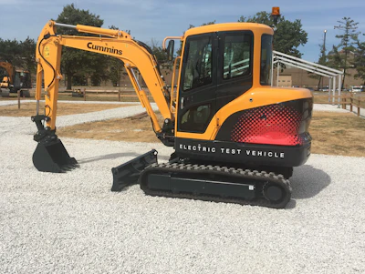 Powered by Cummins BM4.4E flexible battery modules (4.4 kWh each), the Hyundai R35E excavator prototype is designed to support a full work shift and charge in under three hours.
