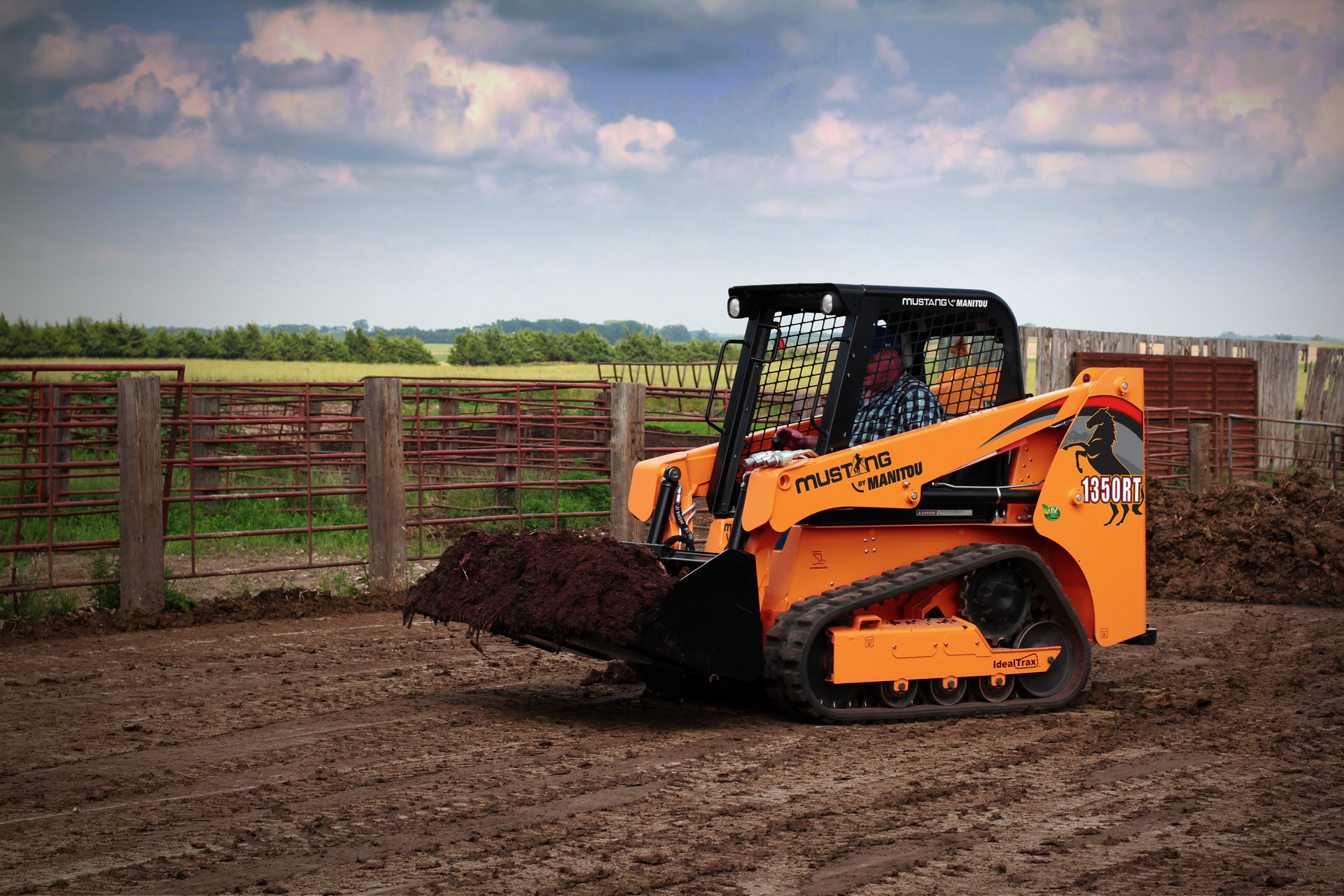 Mustang 1350 Rt Farm