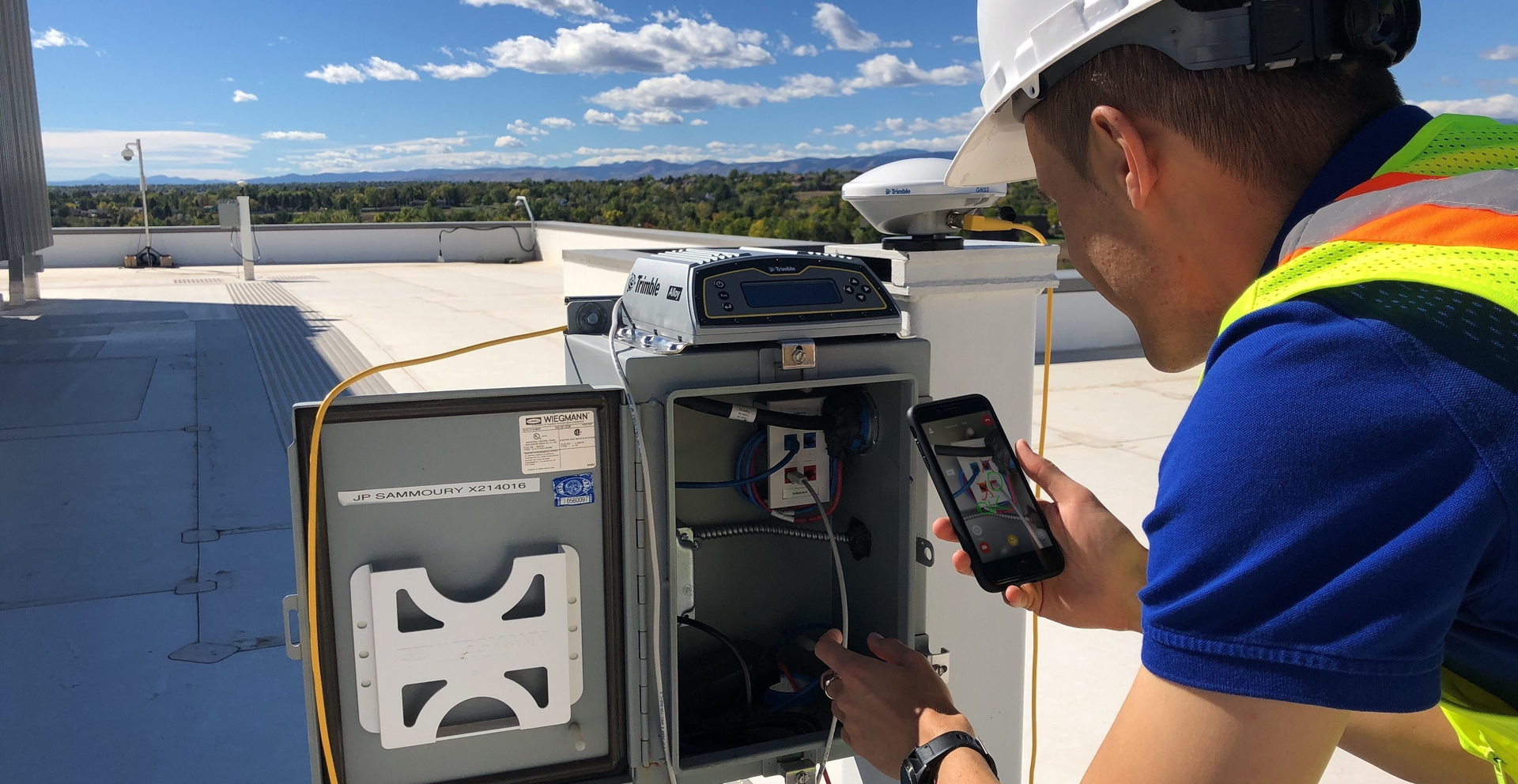 Trimble Rsz 1remote Expert Technician On Roof 1