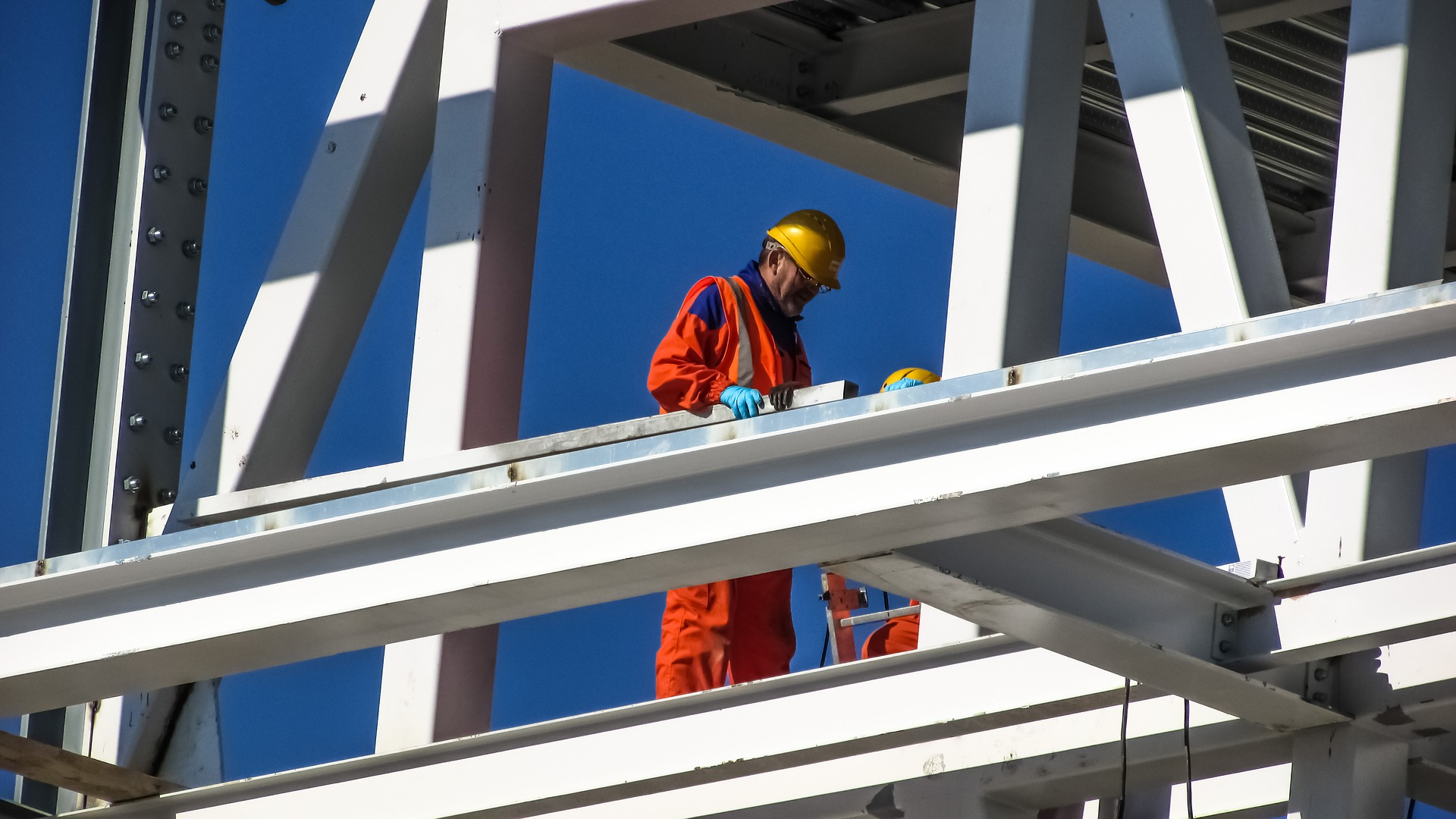 Worker 1895691 1920