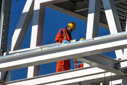 Worker 1895691 1920