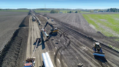 The company owns 100% of its fleet, which includes approximately 25 40-ton excavators, 40 vacuum lifts, 90 vacuum shoes, 216 tractors and 225 pole trailers.