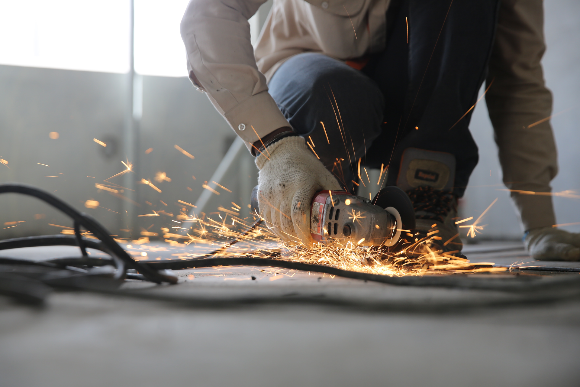 Person Holding Grinder 1216544