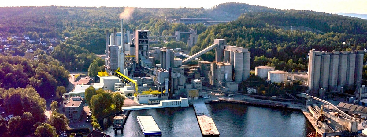Brevik could become the world’s first large-scale carbon capture plant of the cement industry, with 400,000 tonnes of CO2 captured annually and transported for permanent storage.