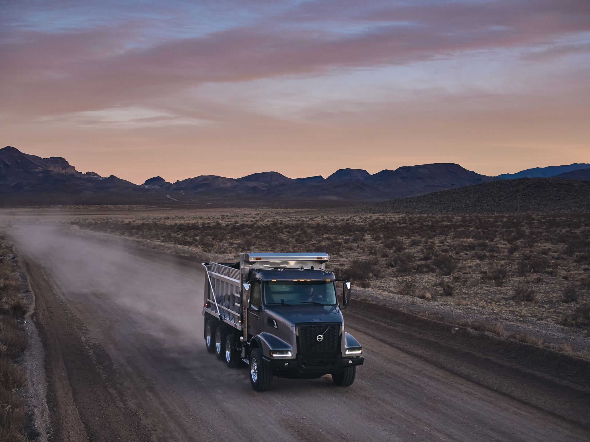 The frame is a good place to start when shaving weight. Because most frame strength lies in the flanges, Volvo Trucks North America uses 3.54- and 4.13-in. flanges rather than a typical industry-standard flange of 3.25 in. to increase the frame’s strength. Larger flanges positioned farther apart result in a higher RBM.
