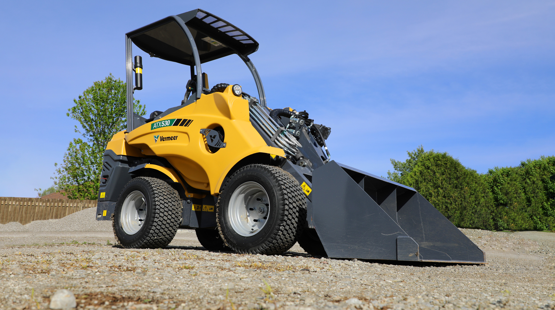 Vermeer has purchased a minority equity investment in MultiOne, and will now offer compact articulated loader models worldwide.