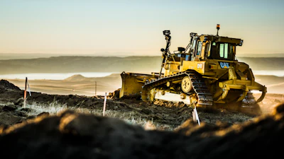 HCSS Telematics helps Loenbro make more informed decisions about its equipment fleet and equipment needs on projects.