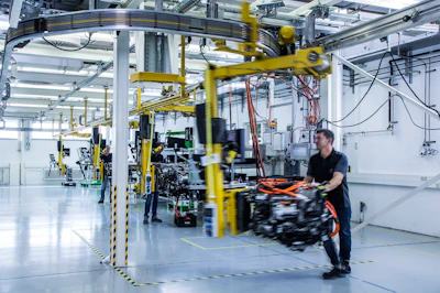 Assembly of finished fuel-cell systems.