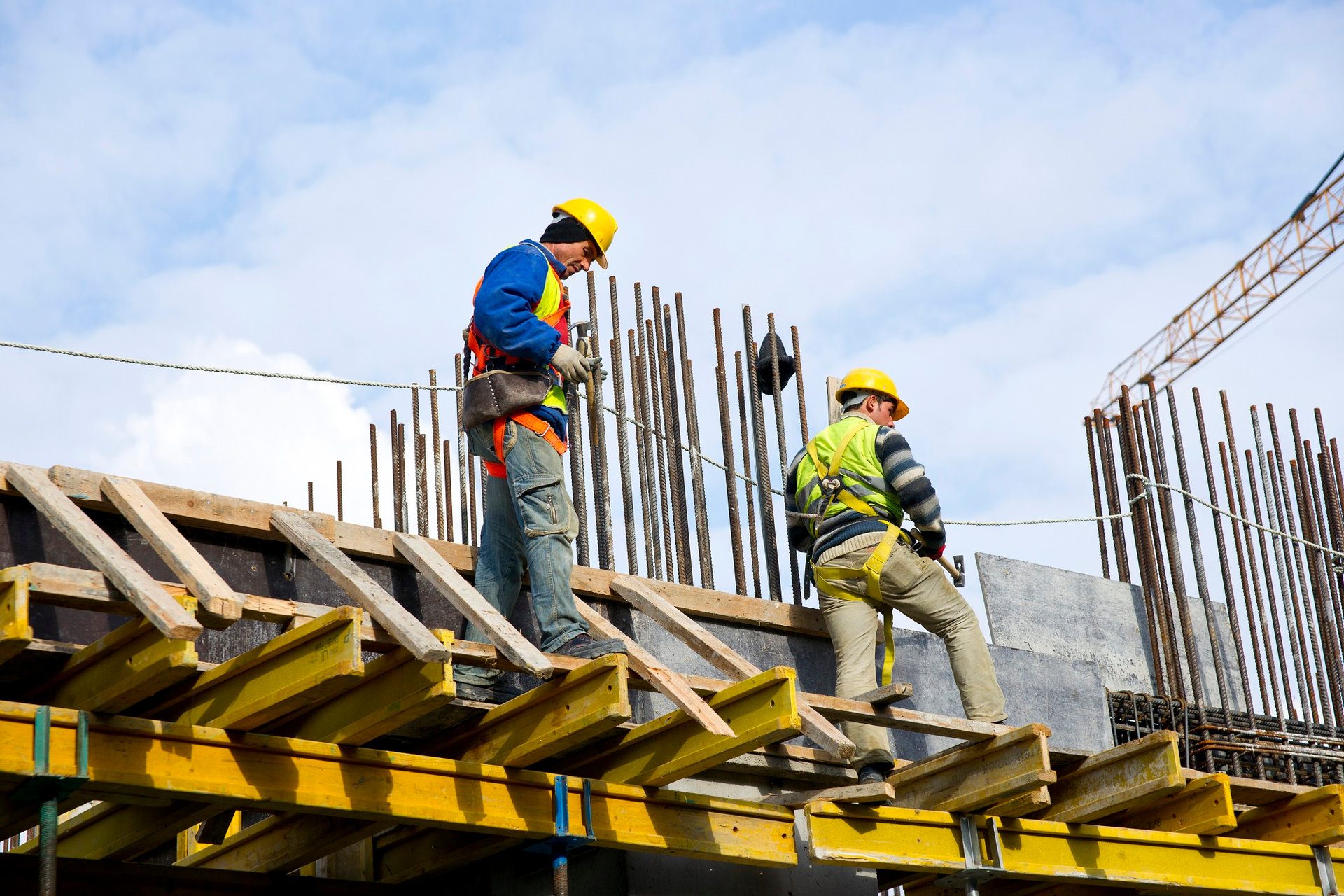 construction workers safety risk of falling