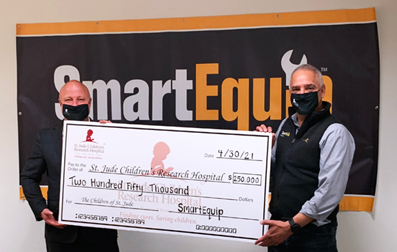 Regional Executive Director Timothy Bayly of ALSAC, the fundraising and awareness organization for St. Jude Children's Research Hospital, accepted SmartEquip’s $250,000 donation from its CEO Fernando Piñera on April 30.