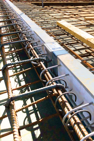 How Structural Thermal Breaks Support & Insulate Cantilevers