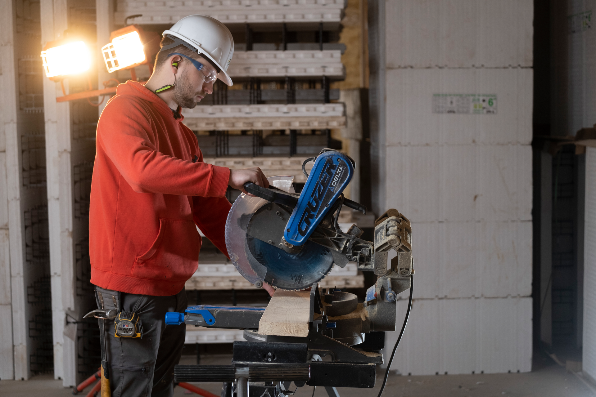Situational awareness technology offers precise impulse filtration that reduces harmful sounds while still giving users complete awareness on a jobsite.