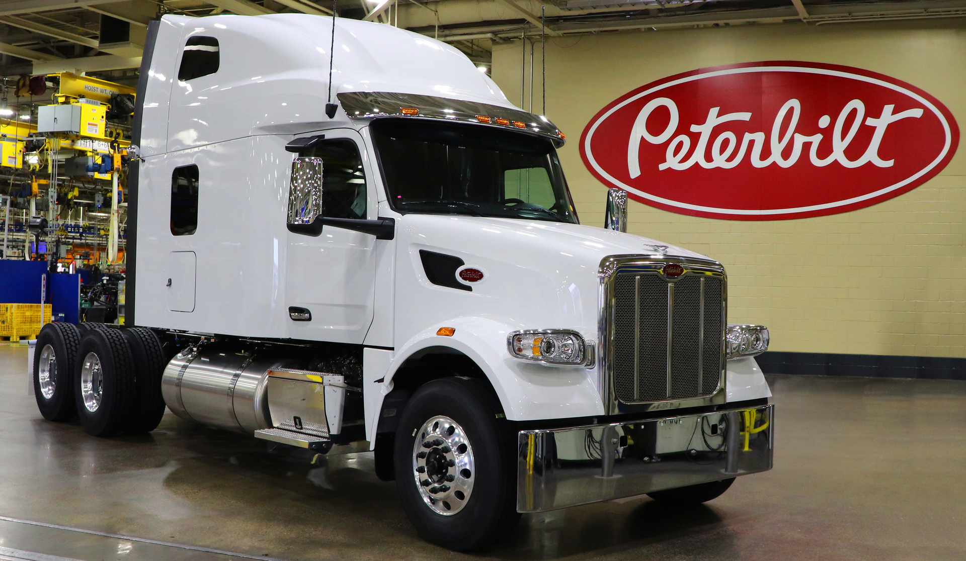Peterbilt Model 567 Ultra Loft #1