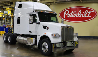 Peterbilt Model 567 Ultra Loft #1