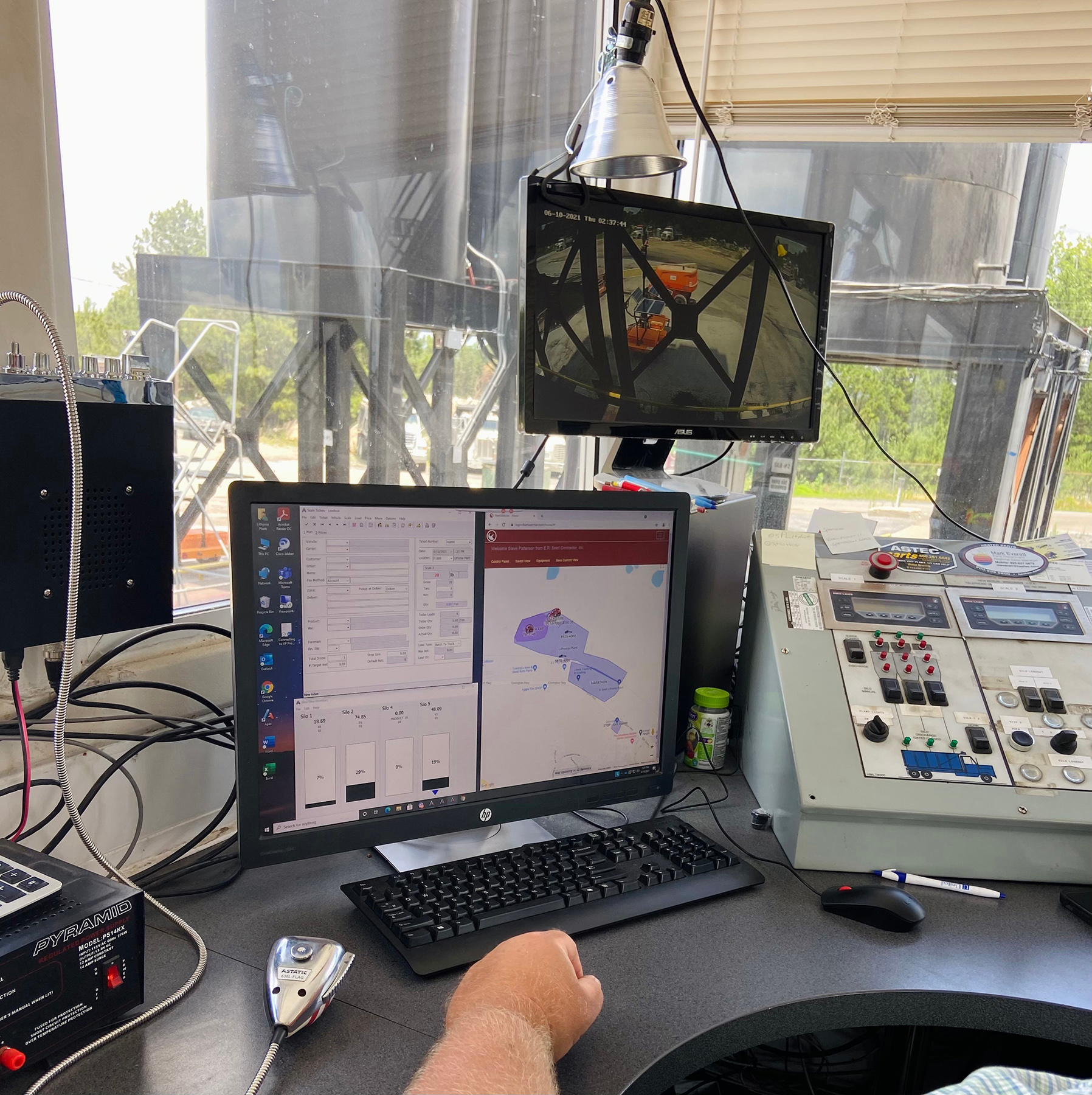 The increased visibility, along with an integration with E.R. Snell’s asphalt plant software, allows everyone in the company to have a dashboard view of what the plant is doing and where trucks are at any given time.