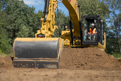 Cat Grade with Assist comes standard on most of the excavator lineup from the 313 to the 352. It enables the operator to maintain grade and accuracy with less mental fatigue. Caterpillar offers a standard 2D solution for those who want to maintain a specific depth, as well as a 3D solution from the factory or from a SITECH dealer.