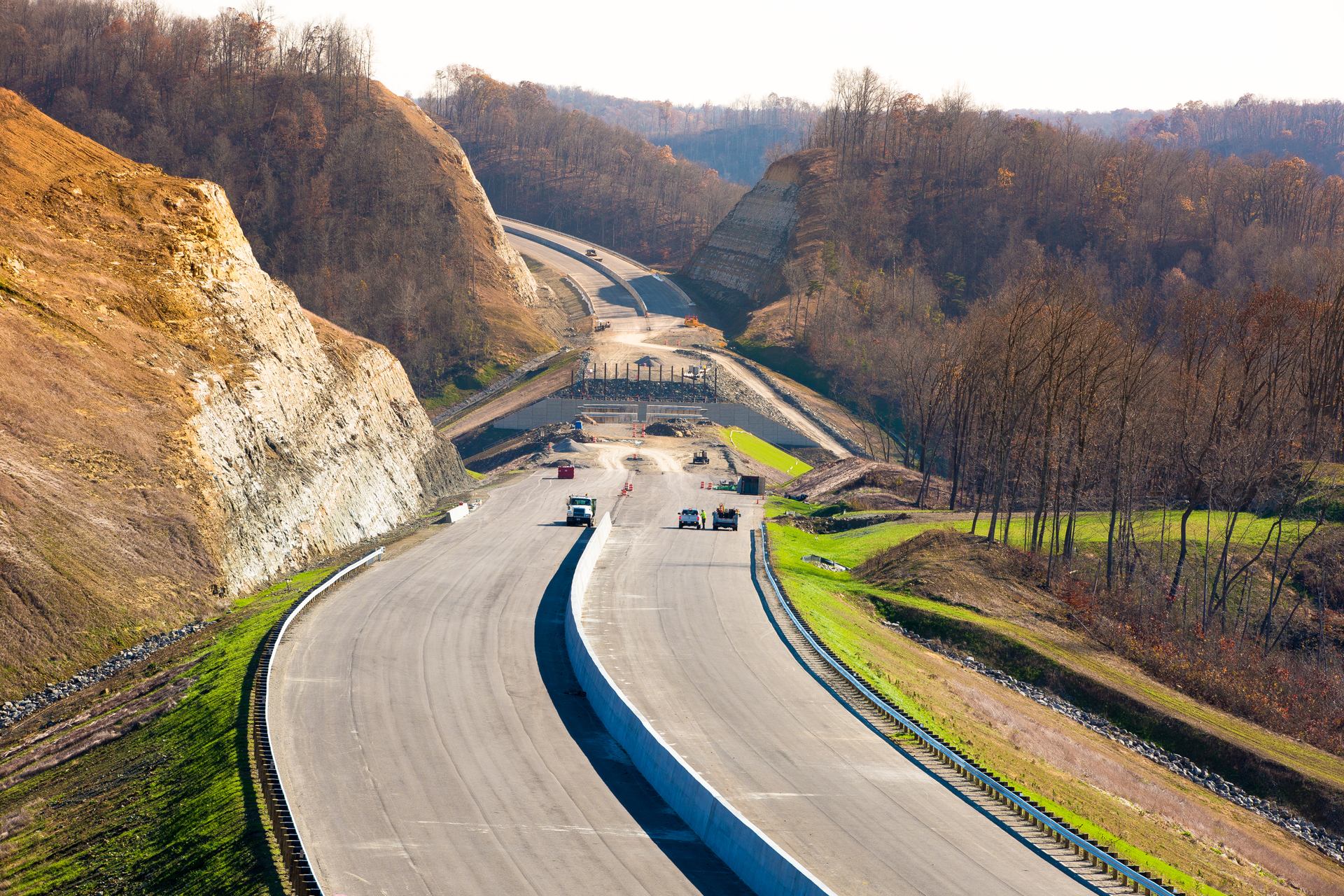 The Ohio Department of Transportation's (ODOT) massive Southern Ohio Veterans Memorial Highway (State Route 823) project was finished in less than four years —three years and eight months to be exact - with the help of a P3 financing model