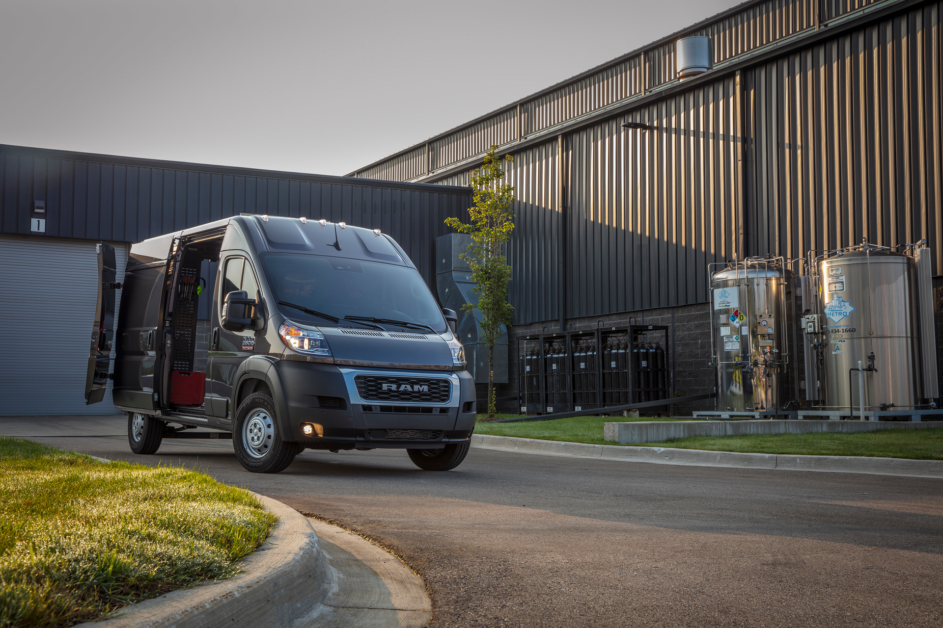 The 2022 Ram ProMaster features the next-generation 3.6-liter Pentastar V-6 engine and is now paired to a segment-exclusive TorqueFlite nine-speed automatic transmission.