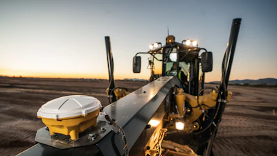 Mastless Trimble Earthworks systems improve the range of grader moldboard motion and keep operators from having to climb around mounting receivers on masts.