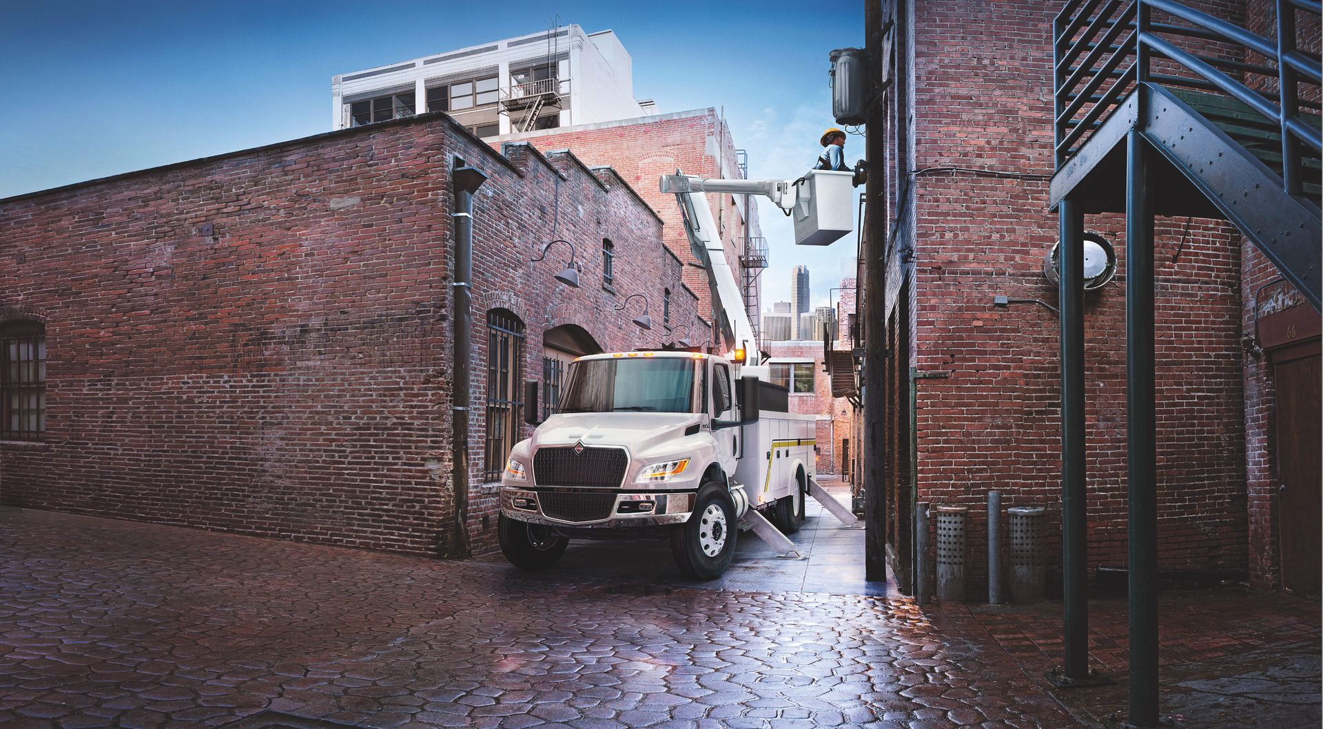 Navistar International 45573 Mv Utility Boom Cmyk Update 2021 jpg[1920 1080xoxar]