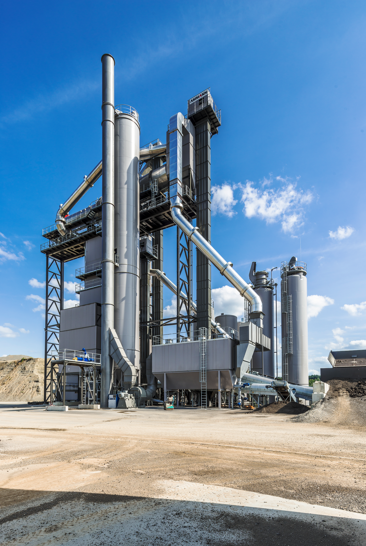 The ABP HRT (High Recycling Technology) plant is an ideal fit for asphalt manufacturers who need to incorporate large proportions of RAP without sacrificing production capacity and quality.
