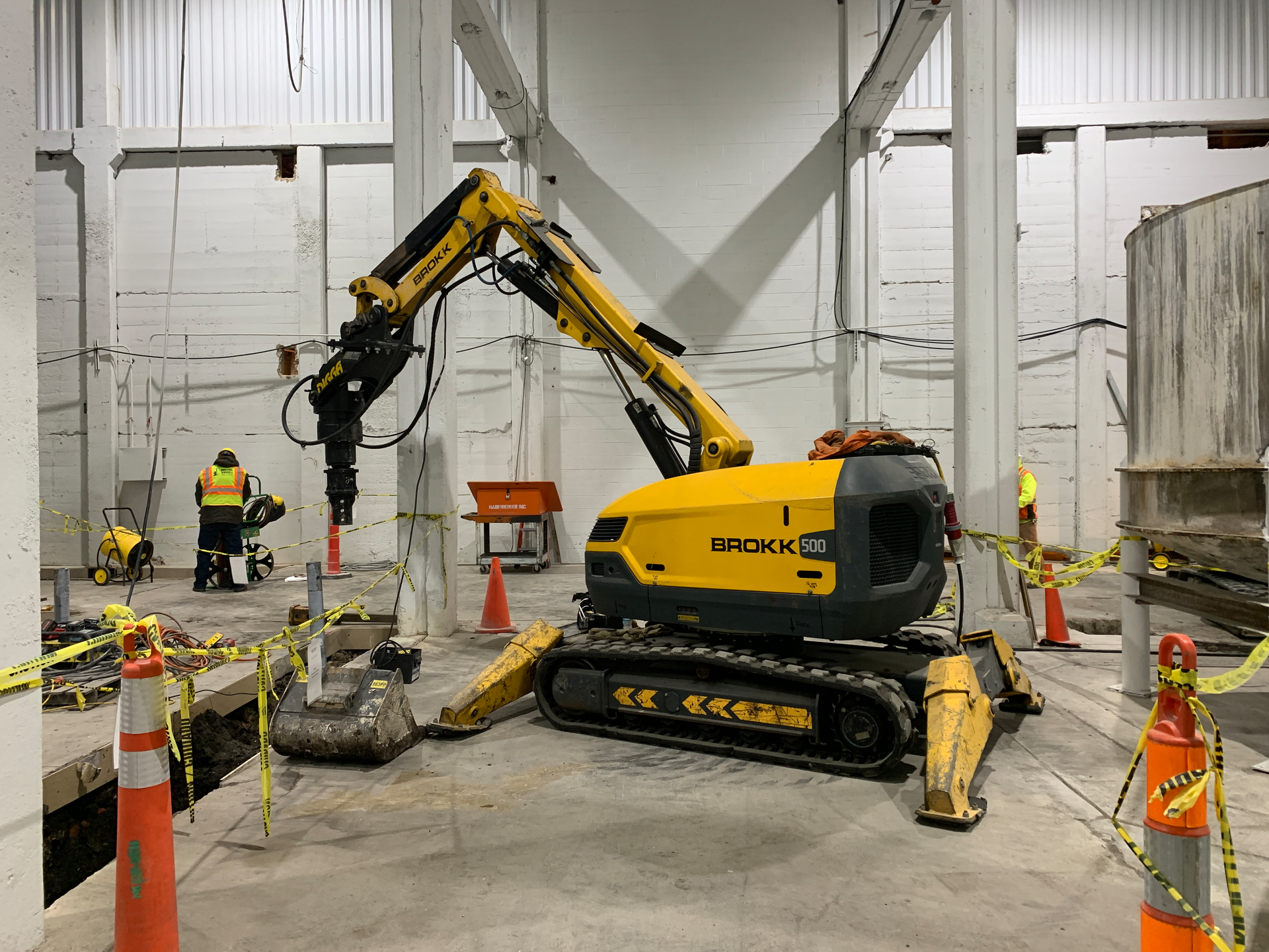 Drilling Service Co. required a powerful electric solution for a challenging helical pier installation. A Brokk 500 provided the necessary torque and maneuverability to help the contractor ensure on-time project delivery.