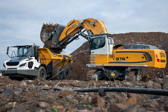 The R 976-E is one of two electric crawler excavators for mining and quarrying applications presented by the Liebherr earthmoving product segment.