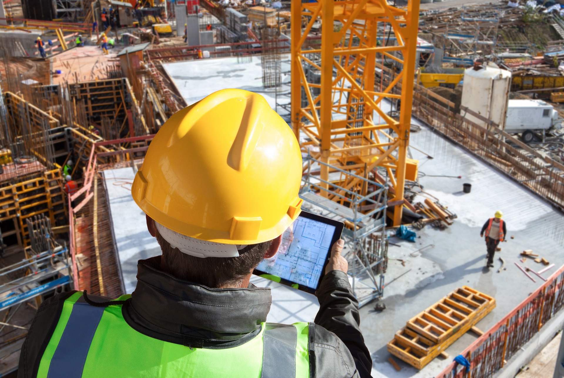 With construction workers able to access the digital tools they need from a hand-held device that connects to the Internet, workers are more likely to use the device while moving or trying to complete multiple tasks, posing a safety risk for everyone.