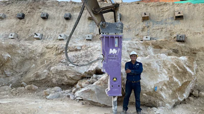 The hydraulic breakers feature anti-blank fire technology, an energy recovery system that reduces the required oil flow and a double-damping system for reduced vibration.